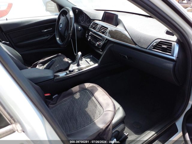 WBA8E1G55JNU92781 BMW 320i
