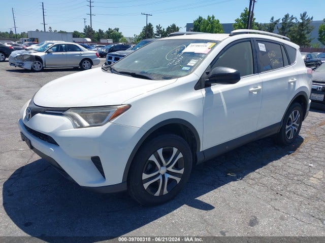 Toyota RAV4 LE 2016 JTMZFREV9GJ077369 Image 2