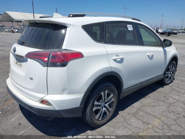 Toyota RAV4 LE 2016 JTMZFREV9GJ077369 Image 4