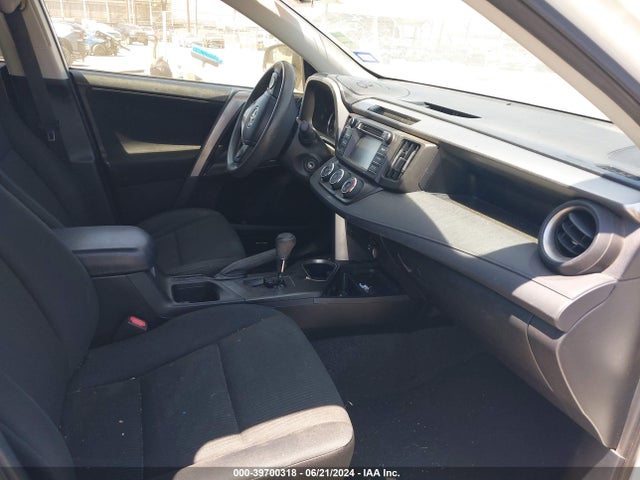 Toyota RAV4 LE 2016 JTMZFREV9GJ077369 Image 5