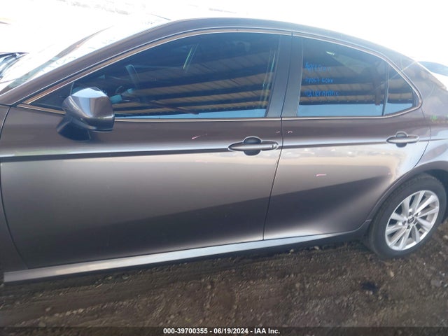 Toyota CAMRY LE 2021 4T1C11AK7MU447094 Image 13