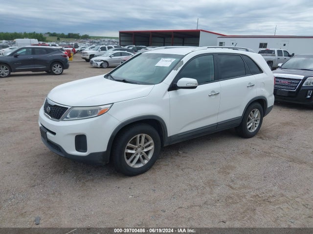 KIA Sorento Lx V6 2015 5XYKT4A74FG590659 Image 2