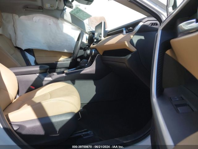 2T3A1RFV5NW285144 Toyota Rav4 Xle Premium