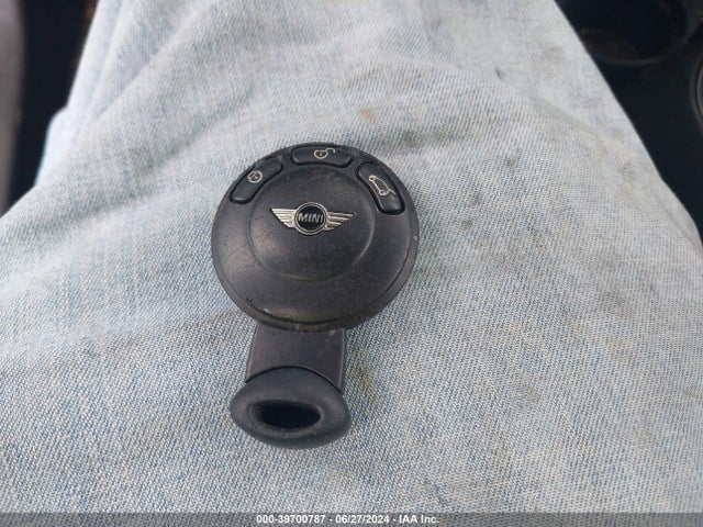 2010 MINI COOPER WMWMF3C55ATZ26237 Photo 10
