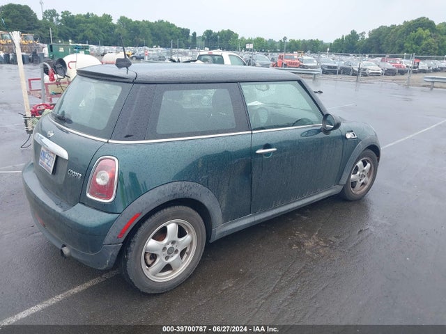 2010 MINI COOPER WMWMF3C55ATZ26237 Photo 3