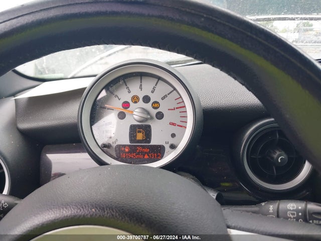 2010 MINI COOPER WMWMF3C55ATZ26237 Photo 6
