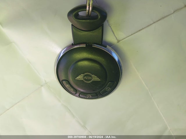 2007 MINI COOPER S WMWMF73547TT83866 Photo 10