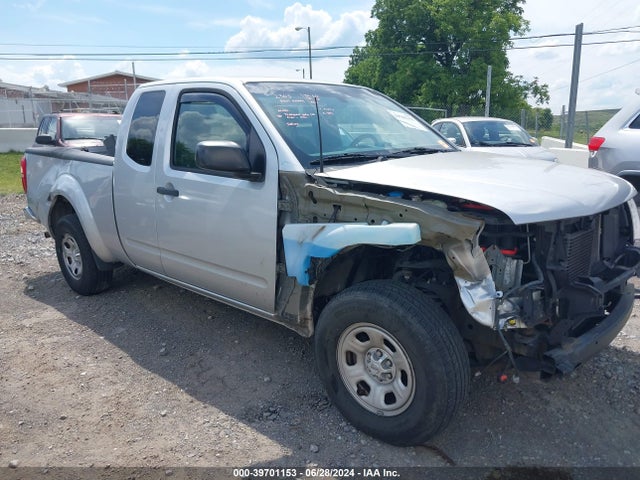 2015 1N6BD0CT6FN721418 main image