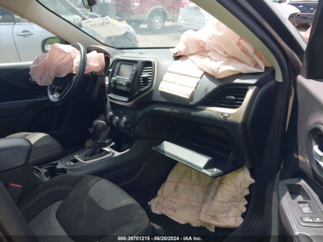 1C4PJMAS7GW317445 Jeep Cherokee Altitude