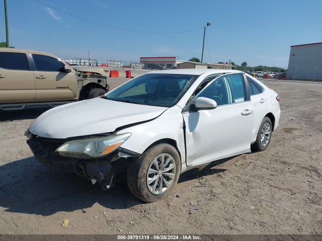 Toyota CAMRY LE 2015 4T1BF1FKXFU062203 Image 2
