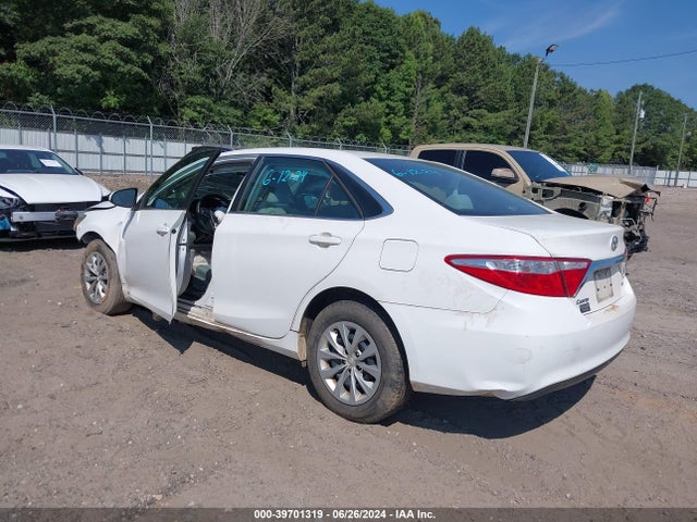 Toyota CAMRY LE 2015 4T1BF1FKXFU062203 Image 3