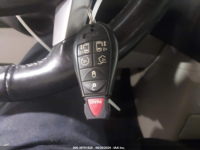 2C4RC1CG9FR553855 Chrysler Town & Country Touring-l