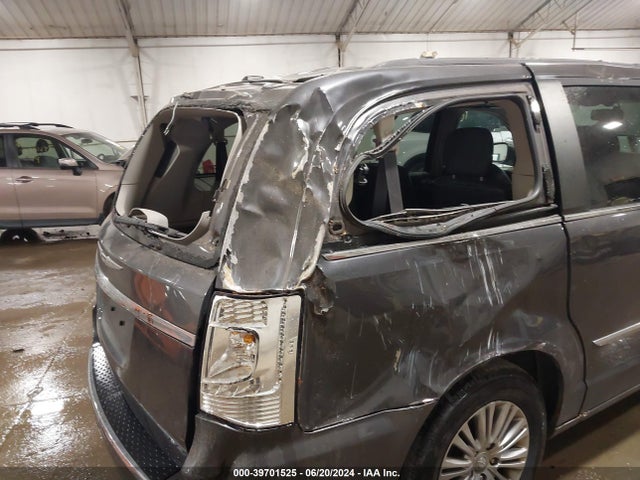 2C4RC1CG9FR553855 Chrysler Town & Country Touring-l