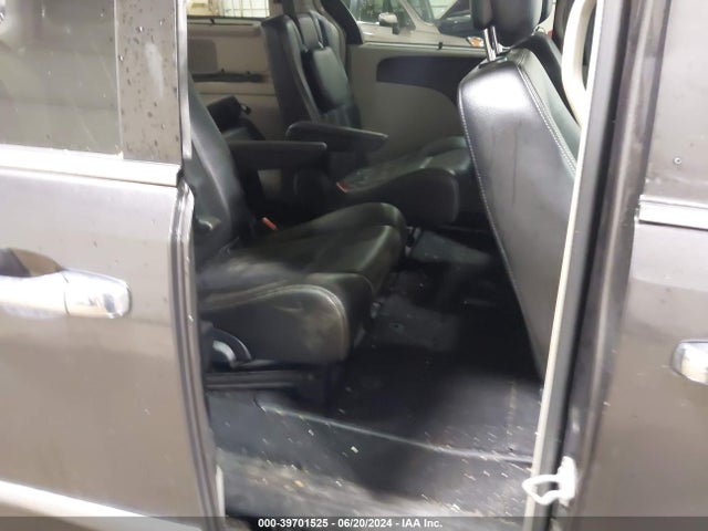 2C4RC1CG9FR553855 Chrysler Town & Country Touring-l