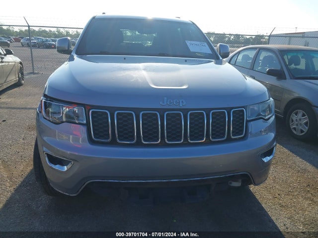 1C4RJEAG2HC784995 Jeep Grand Cherokee Laredo 4x2