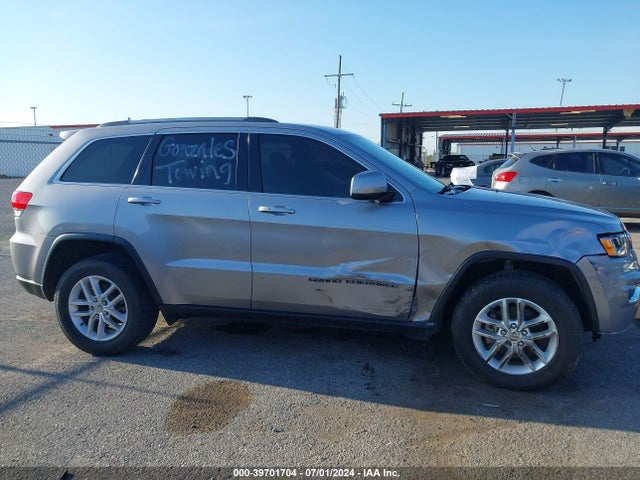 1C4RJEAG2HC784995 Jeep Grand Cherokee Laredo 4x2