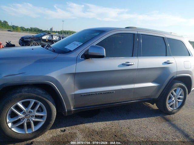 1C4RJEAG2HC784995 Jeep Grand Cherokee Laredo 4x2