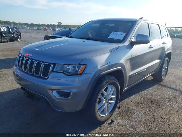 1C4RJEAG2HC784995 Jeep Grand Cherokee Laredo 4x2