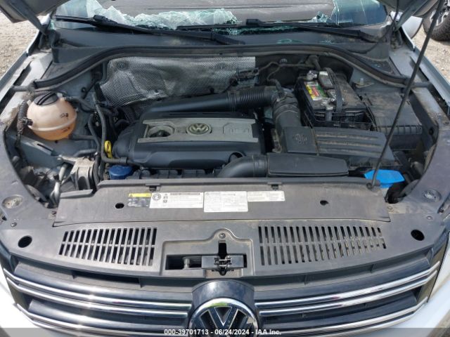 WVGAV7AX7FW603880 Volkswagen TIGUAN S