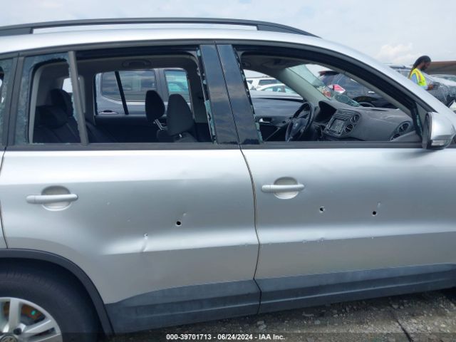 WVGAV7AX7FW603880 Volkswagen TIGUAN S