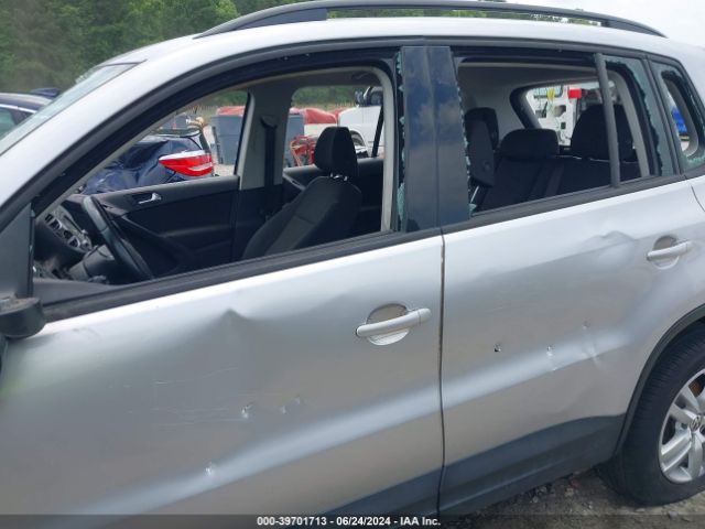 WVGAV7AX7FW603880 Volkswagen TIGUAN S
