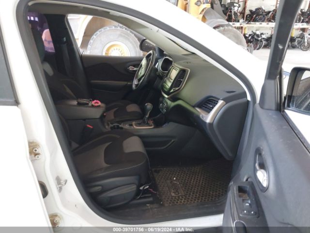 1C4PJLAB1EW122626 Jeep Cherokee Sport