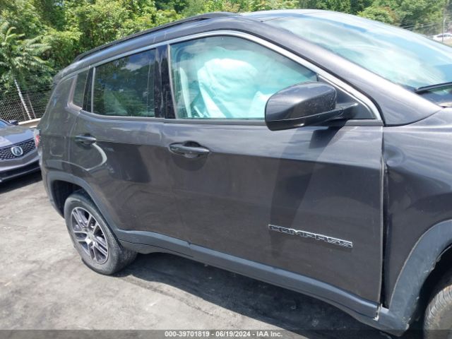 3C4NJDBB6JT355610 Jeep Compass Latitude 4x4