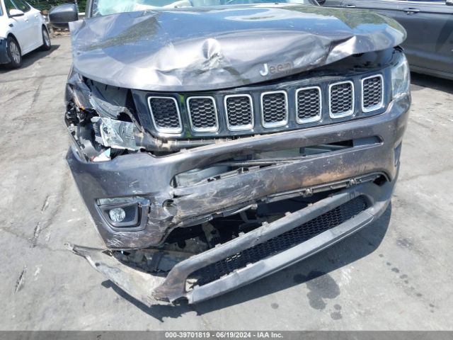 3C4NJDBB6JT355610 Jeep Compass Latitude 4x4