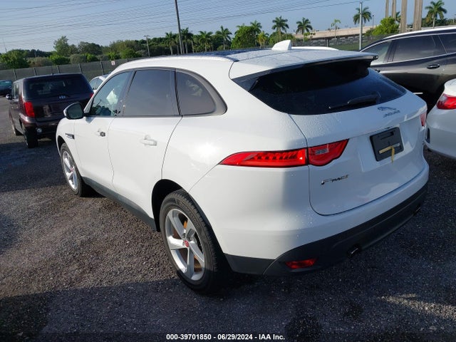 2018 JAGUAR F-PACE SADCJ2FXXJA272548 Photo 2