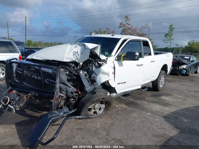 3C6UR5DL5MG529915 RAM 2500 Big Horn  4x4 6'4 Box