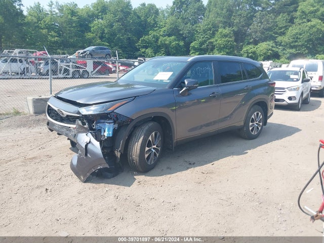Toyota Highlander Xle 2024 5TDKDRBH8RS531526 Image 2