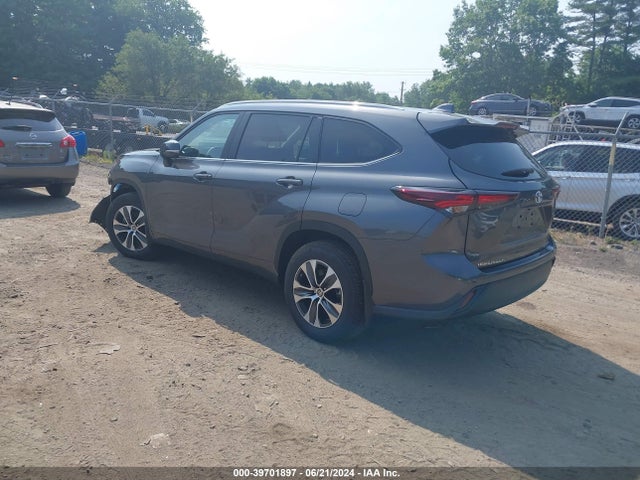 Toyota Highlander Xle 2024 5TDKDRBH8RS531526 Image 3