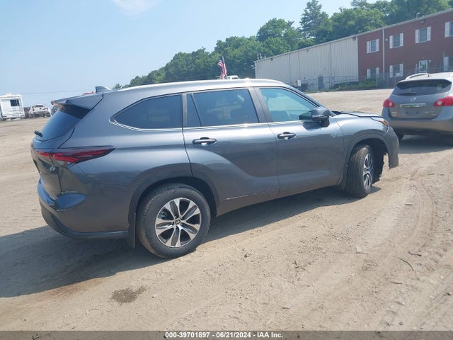 Toyota Highlander Xle 2024 5TDKDRBH8RS531526 Image 4