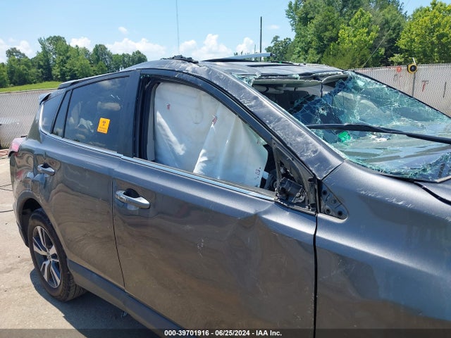 Toyota Rav4 Xle 2018 2T3WFREV4JW416650 Image 12