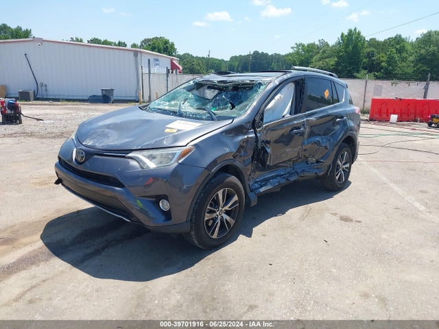 Toyota Rav4 Xle 2018 2T3WFREV4JW416650 Image 2