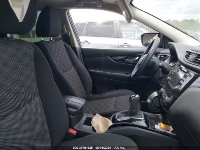 JN1BJ1CP8JW163601 Nissan Rogue Sport Sv
