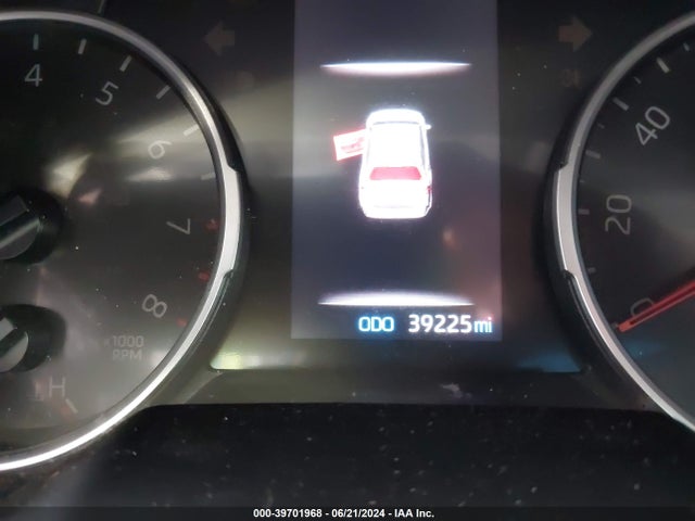 Toyota Rav4 Xle 2019 JTMW1RFV3KD038624 Image 16