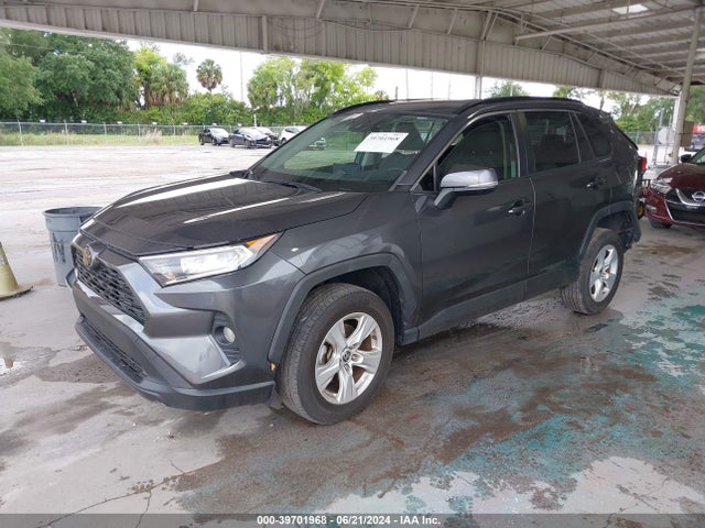 Toyota Rav4 Xle 2019 JTMW1RFV3KD038624 Image 2