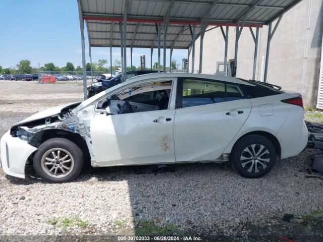 JTDL9RFUXL3017151 Toyota Prius Le Awd-e