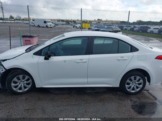 Toyota COROLLA LE 2022 5YFEPMAE2NP279807 Image 15