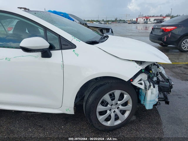 Toyota COROLLA LE 2022 5YFEPMAE2NP279807 Image 19