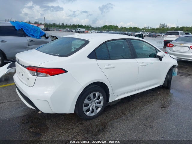 Toyota COROLLA LE 2022 5YFEPMAE2NP279807 Image 4