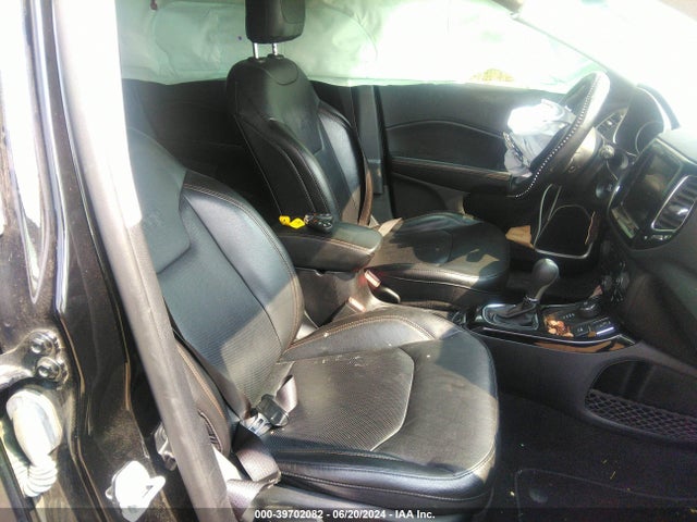 3C4NJDCB3KT826581 Jeep Compass Limited 4x4