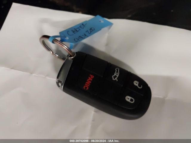 1C3CCCAB7GN126590 Chrysler 200 Limited
