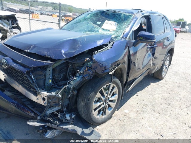 Toyota Rav4 Xle Premium 2019 2T3C1RFV3KW025667 Image 2
