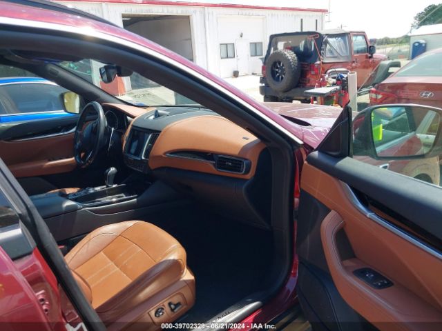 ZN661XUS8HX226901 Maserati Levante