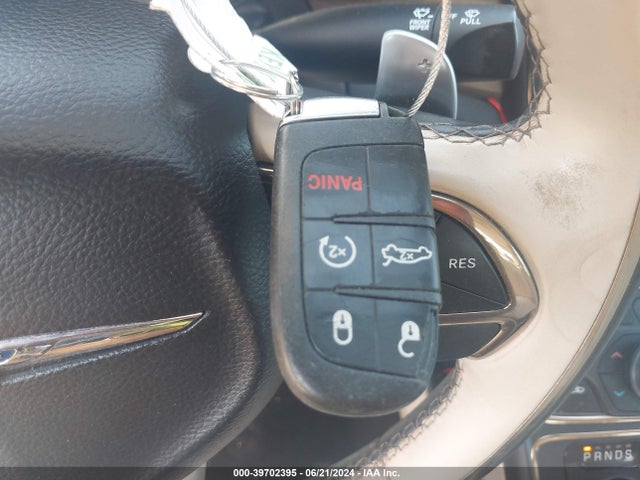 Chrysler 200 C 2015 1C3CCCEG8FN512827 Image 11