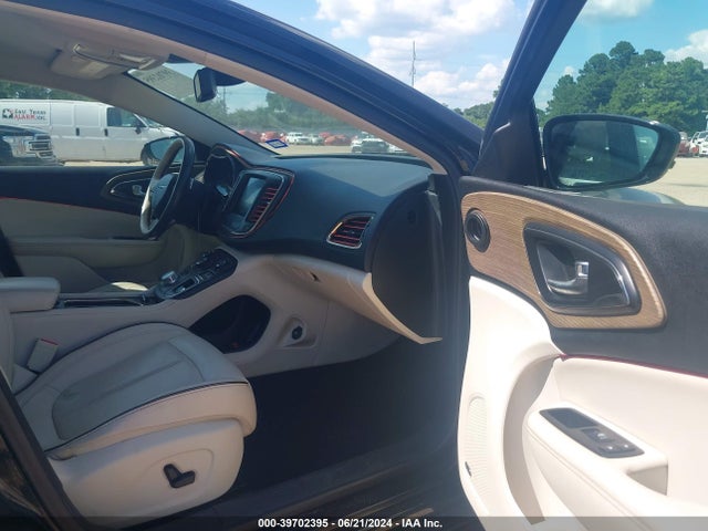 1C3CCCEG8FN512827 Chrysler 200 C