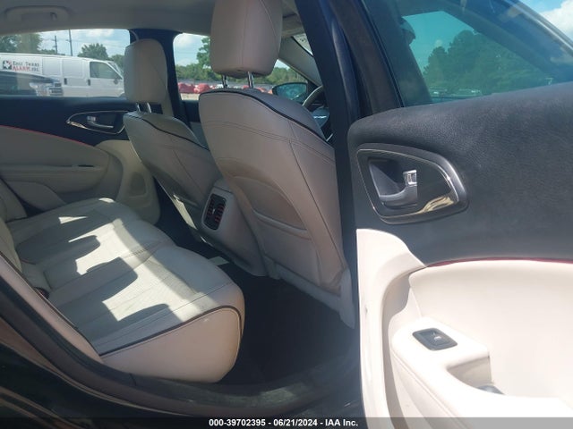 1C3CCCEG8FN512827 Chrysler 200 C