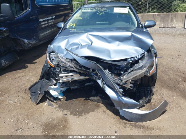 Toyota COROLLA LE 2022 JTDEPMAE0NJ208738 Image 6